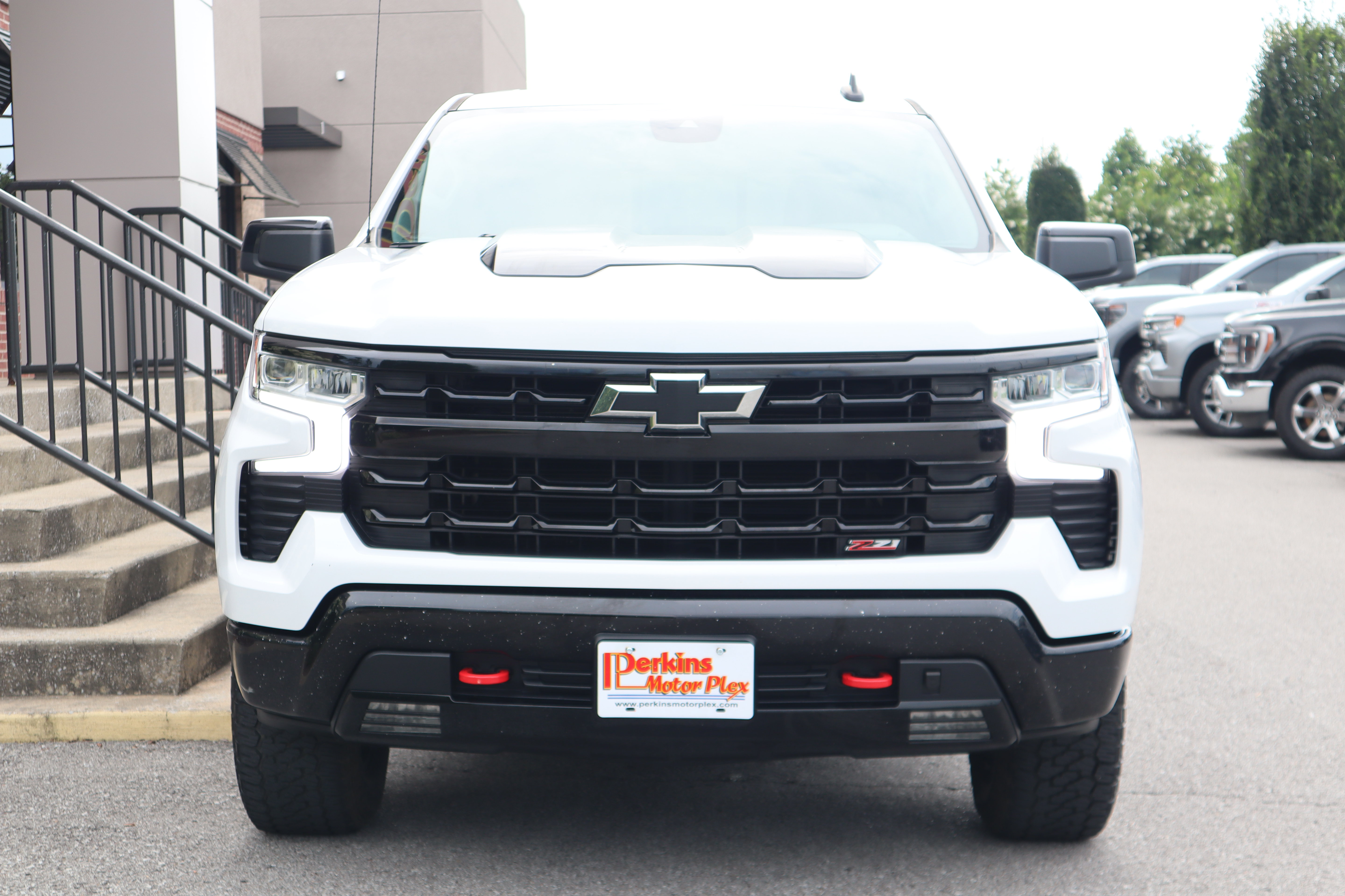 Used 2022 Chevrolet Silverado 1500 LT Trail Boss w/ Convenience Package II AWD/4WD image 4