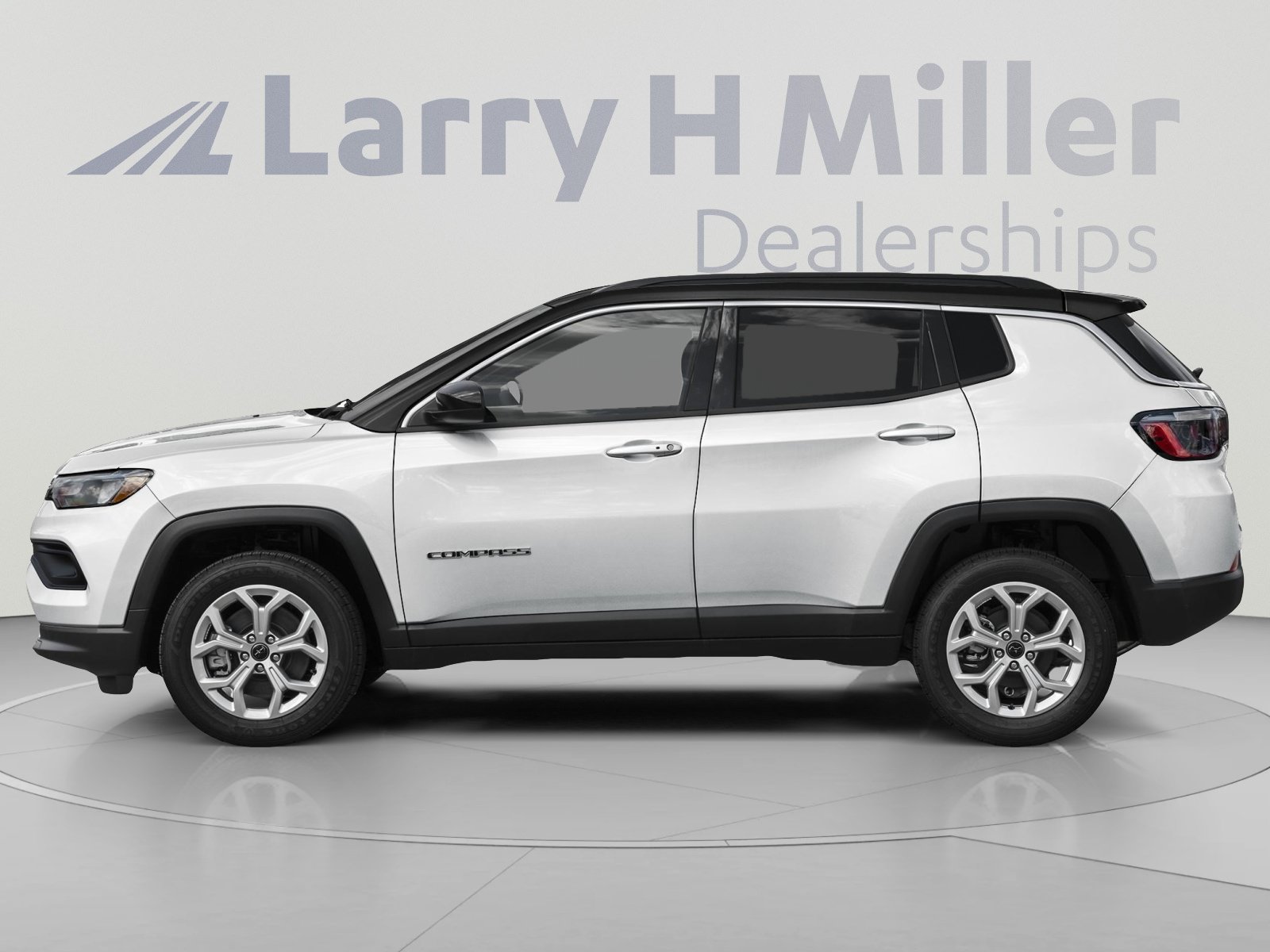 Used 2025 Jeep Compass Latitude w/ Convenience Group AWD/4WD image 5