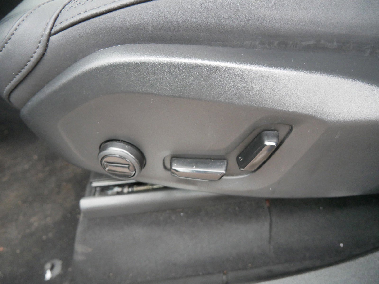 Certified 2025 Volvo XC90 B5 Plus image 14