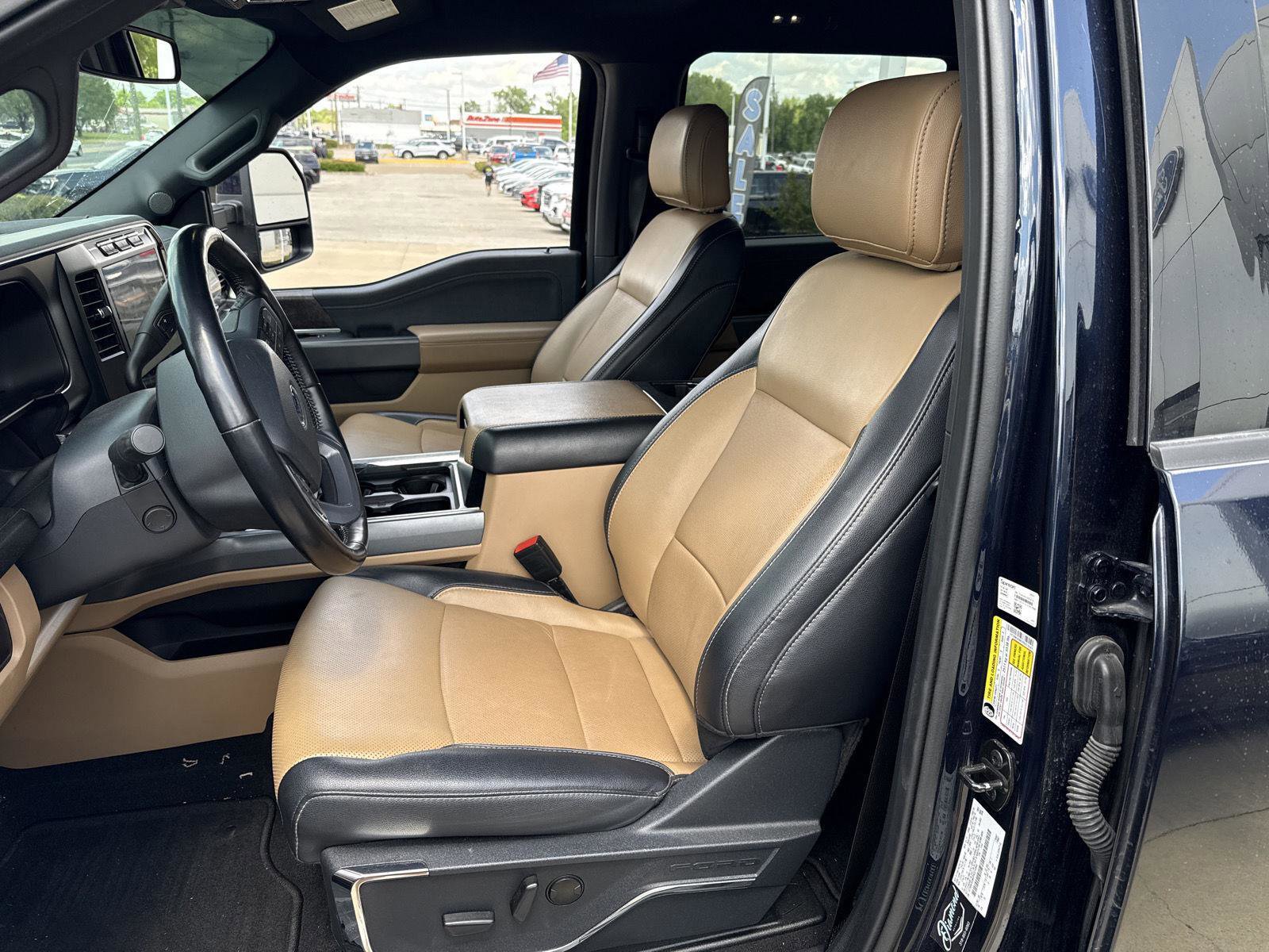 Used 2023 Ford F350 Lariat image 11