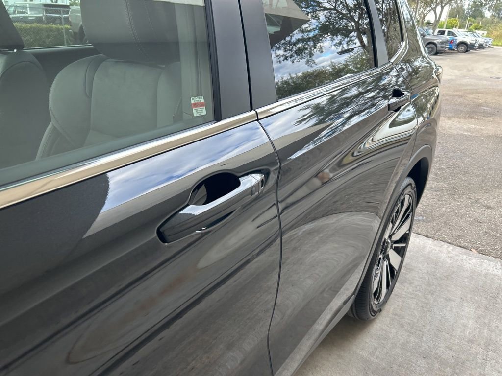 New 2026 Mitsubishi Outlander SE image 15