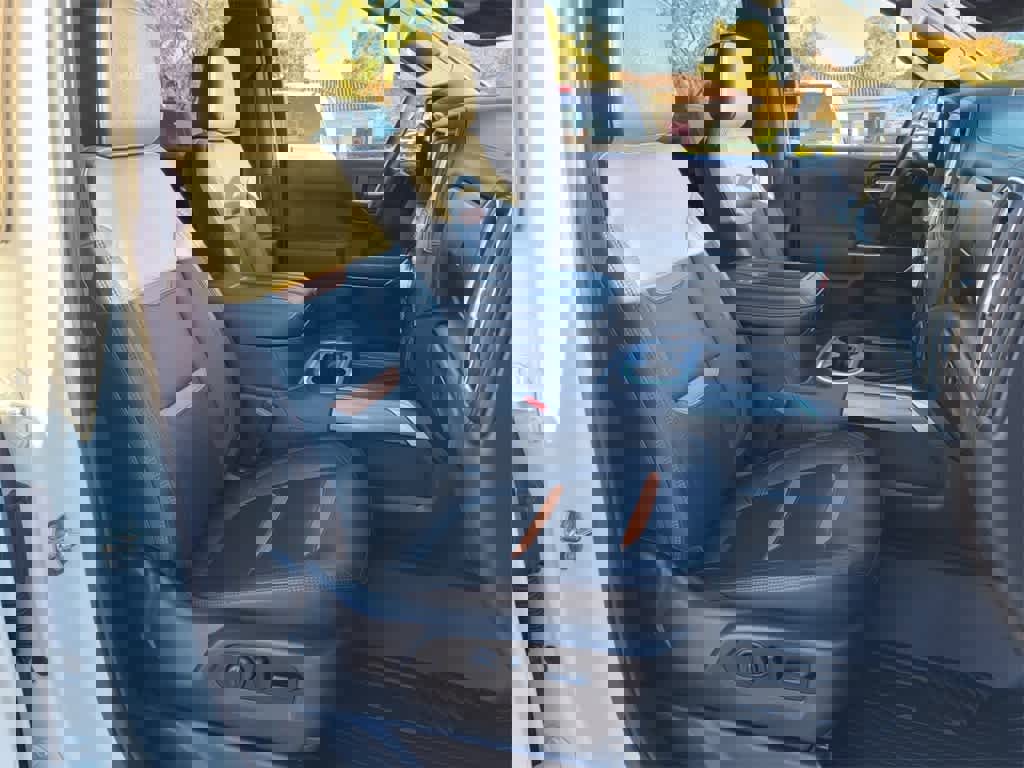 Used 2020 GMC Sierra 1500 AT4 w/ Technology Package image 15