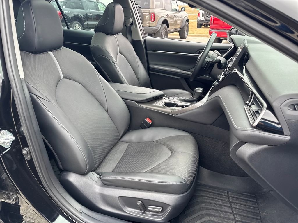 Used 2023 Toyota Camry XSE image 12