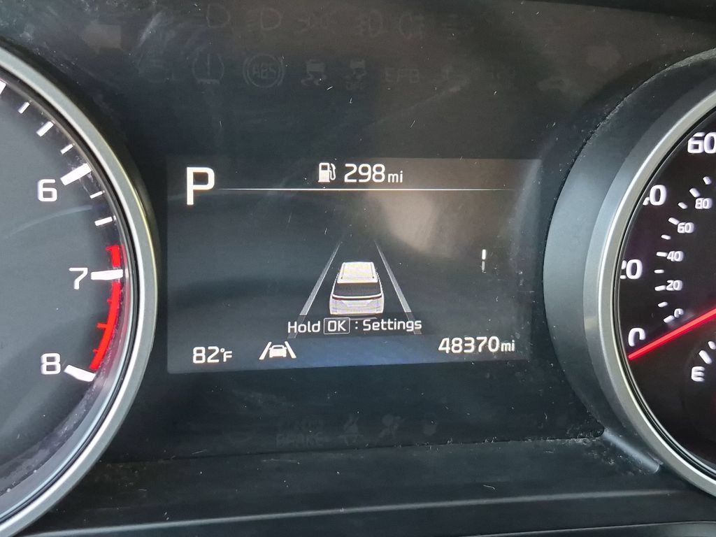 Used 2024 Kia Carnival LX FWD image 25