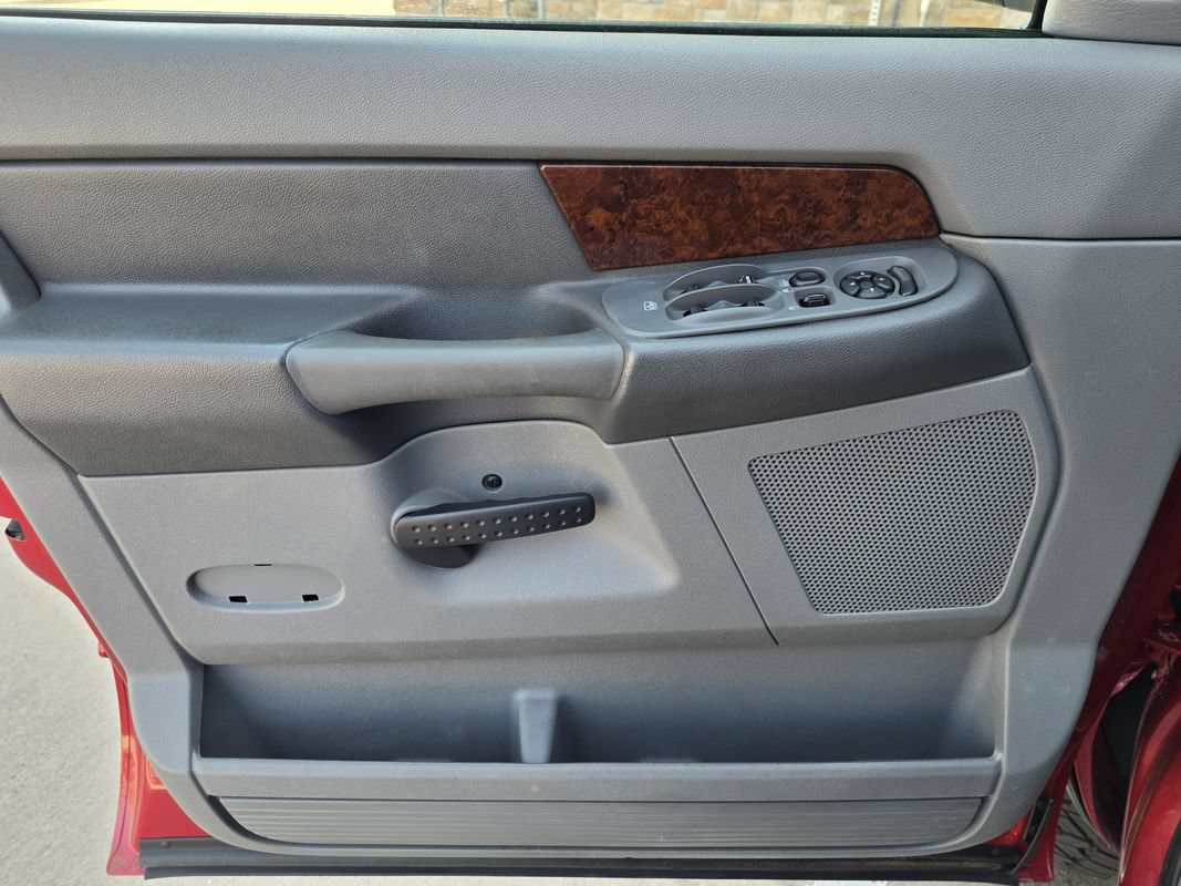 Used 2009 Dodge Ram 2500 Truck Laramie AWD/4WD image 9