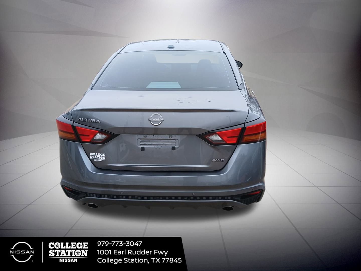 Used 2025 Nissan Altima 2.5 SV w/ SV Premium Package image 3