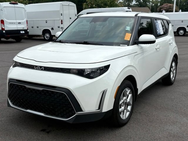 Used 2025 Kia Soul S FWD image 1