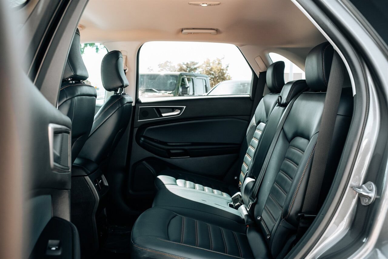 Used 2022 Ford Edge SEL w/ Sport Appearance Package AWD/4WD image 39