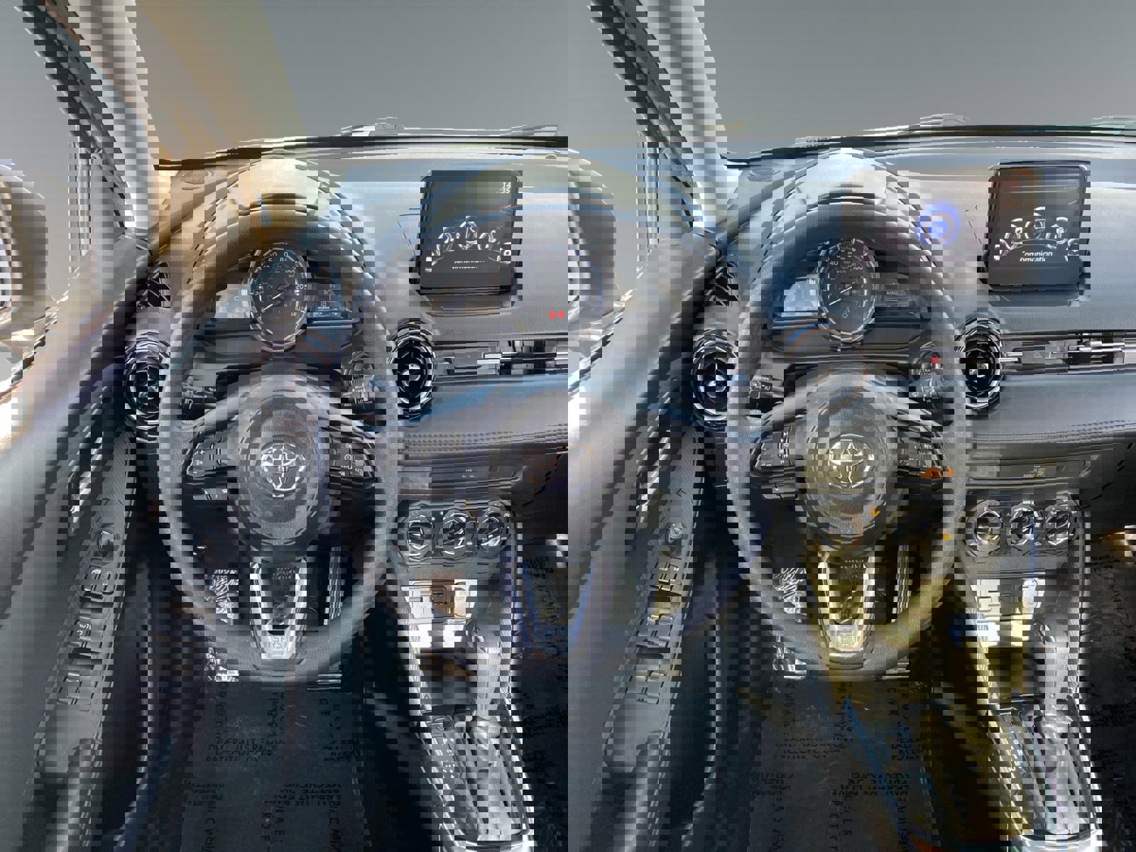 Used 2019 Toyota Yaris LE image 12