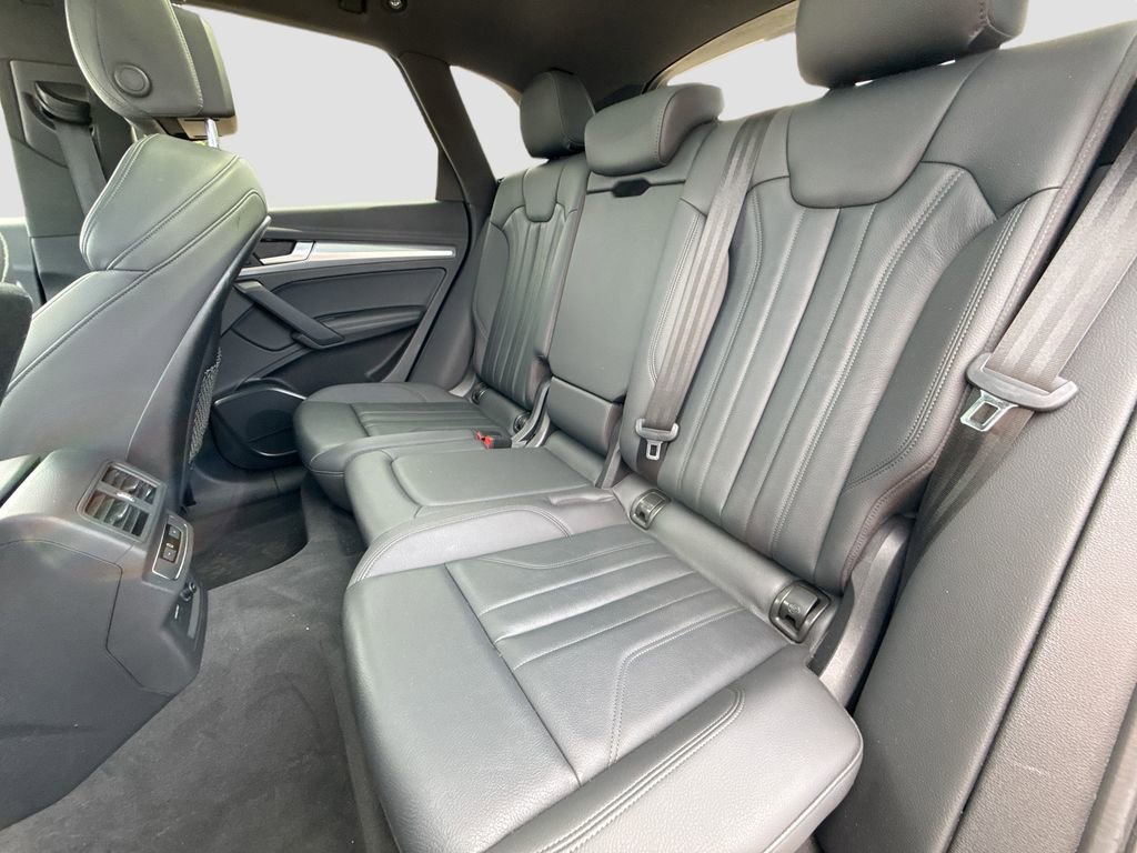 Used 2020 Audi Q5 2.0T Titanium Premium Plus w/ Premium Plus Package image 21