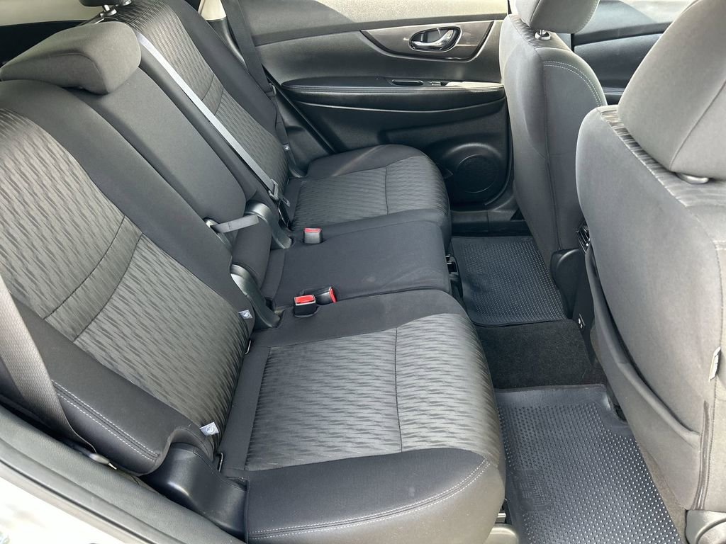 Used 2020 Nissan Rogue SV FWD image 26