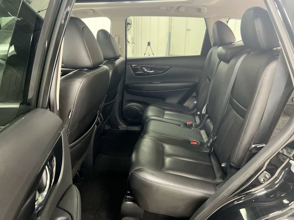 Used 2019 Nissan Rogue SL w/ Premium Package AWD/4WD image 24