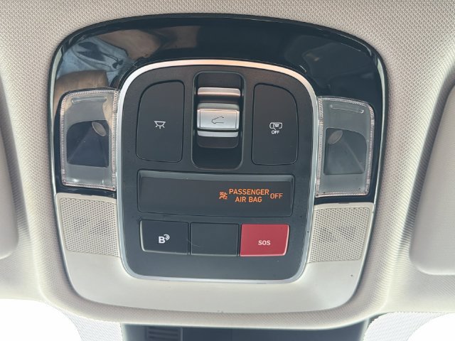Certified 2025 Hyundai Tucson Limited AWD/4WD image 32