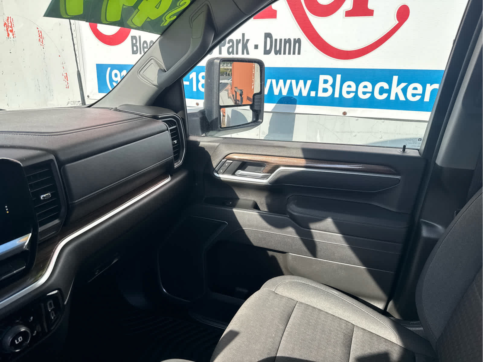 Used 2025 Chevrolet Silverado 2500 LT w/ Convenience Package AWD/4WD image 30