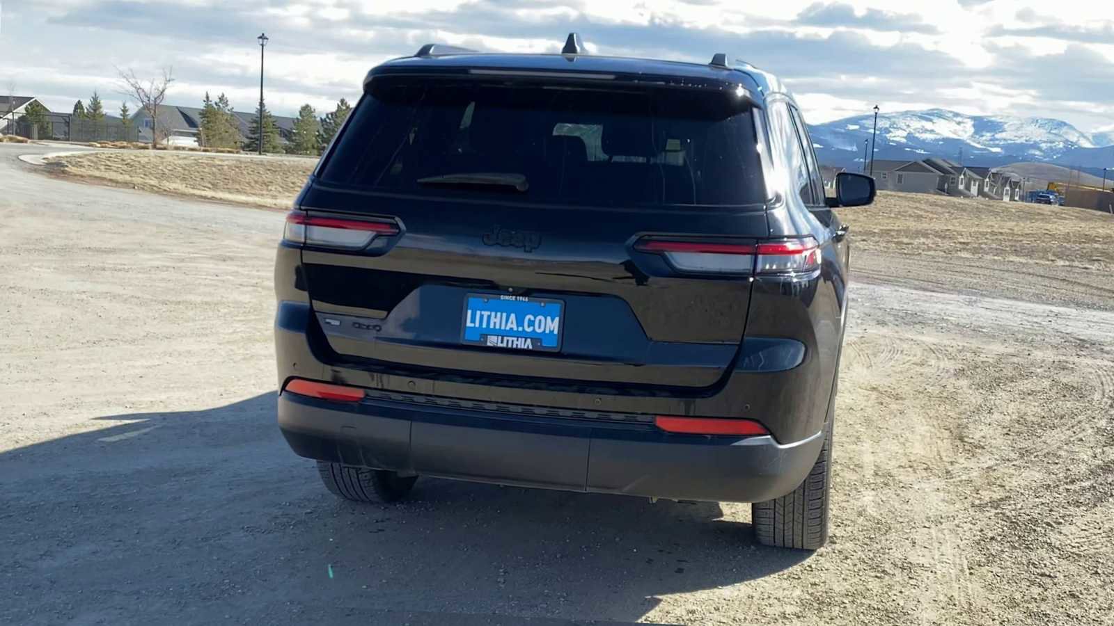 Used 2021 Jeep Grand Cherokee L Laredo image 2