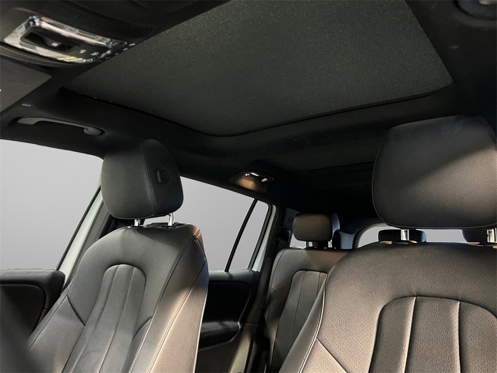 Used 2022 Mercedes-Benz EQB 300 4MATIC image 42