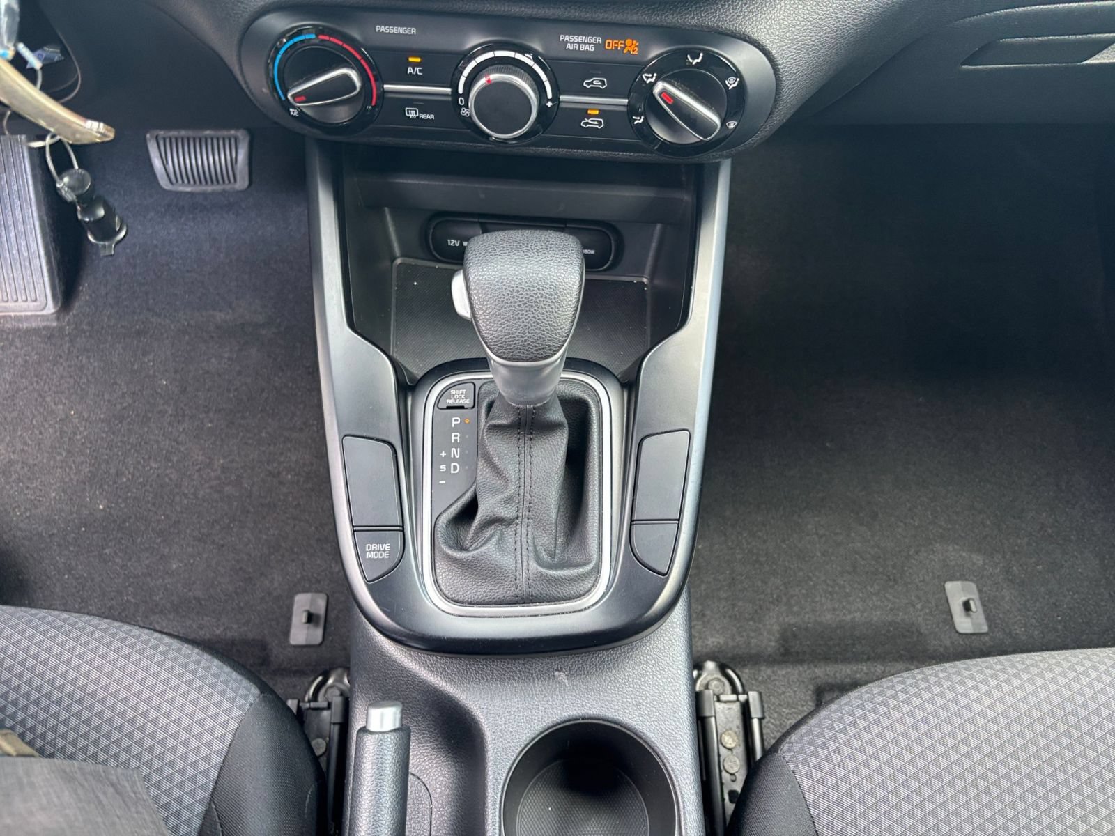 Used 2025 Kia Soul LX w/ LX Technology Package FWD image 38