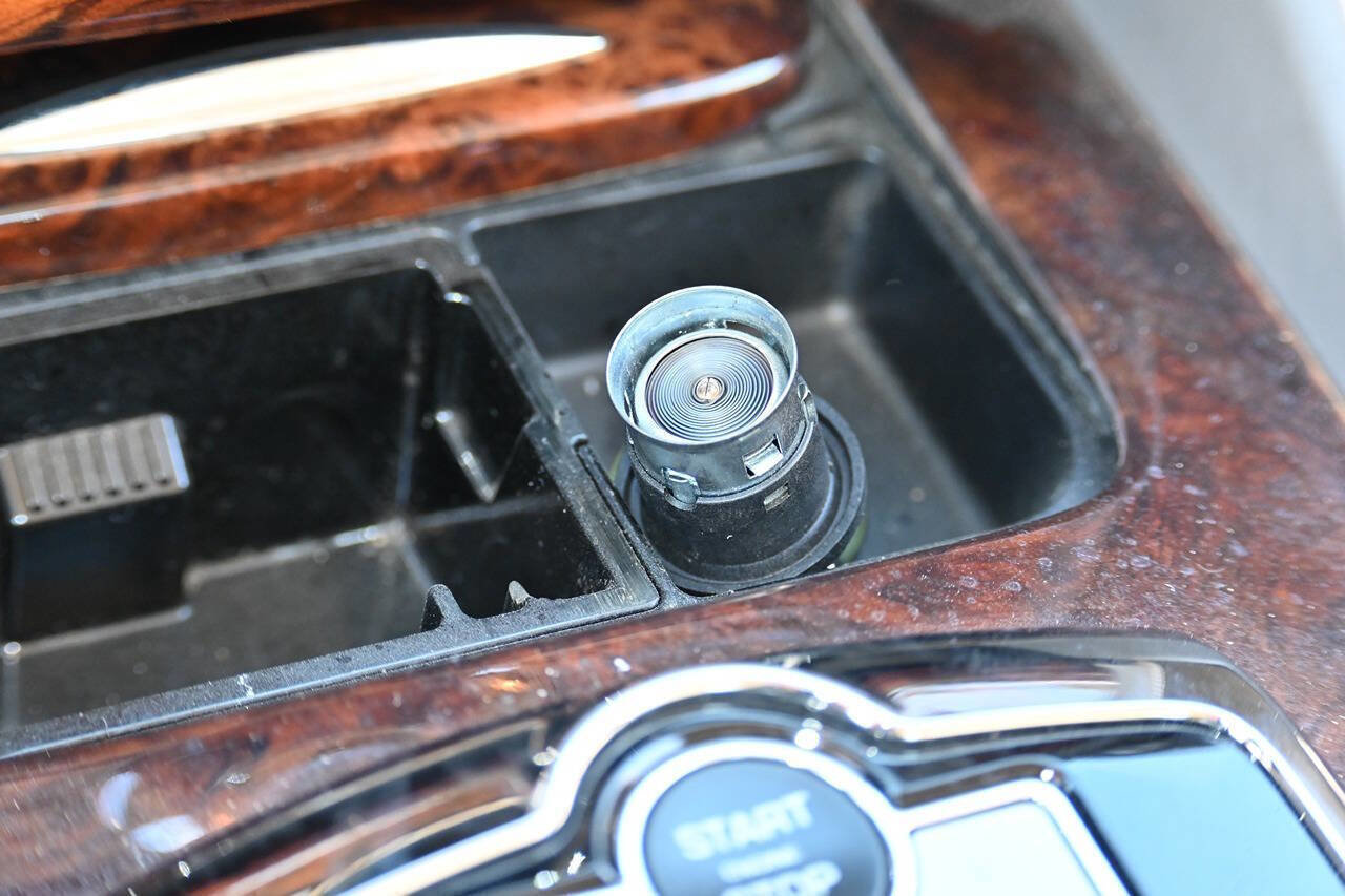 Used 2010 Jaguar XK Convertible image 21