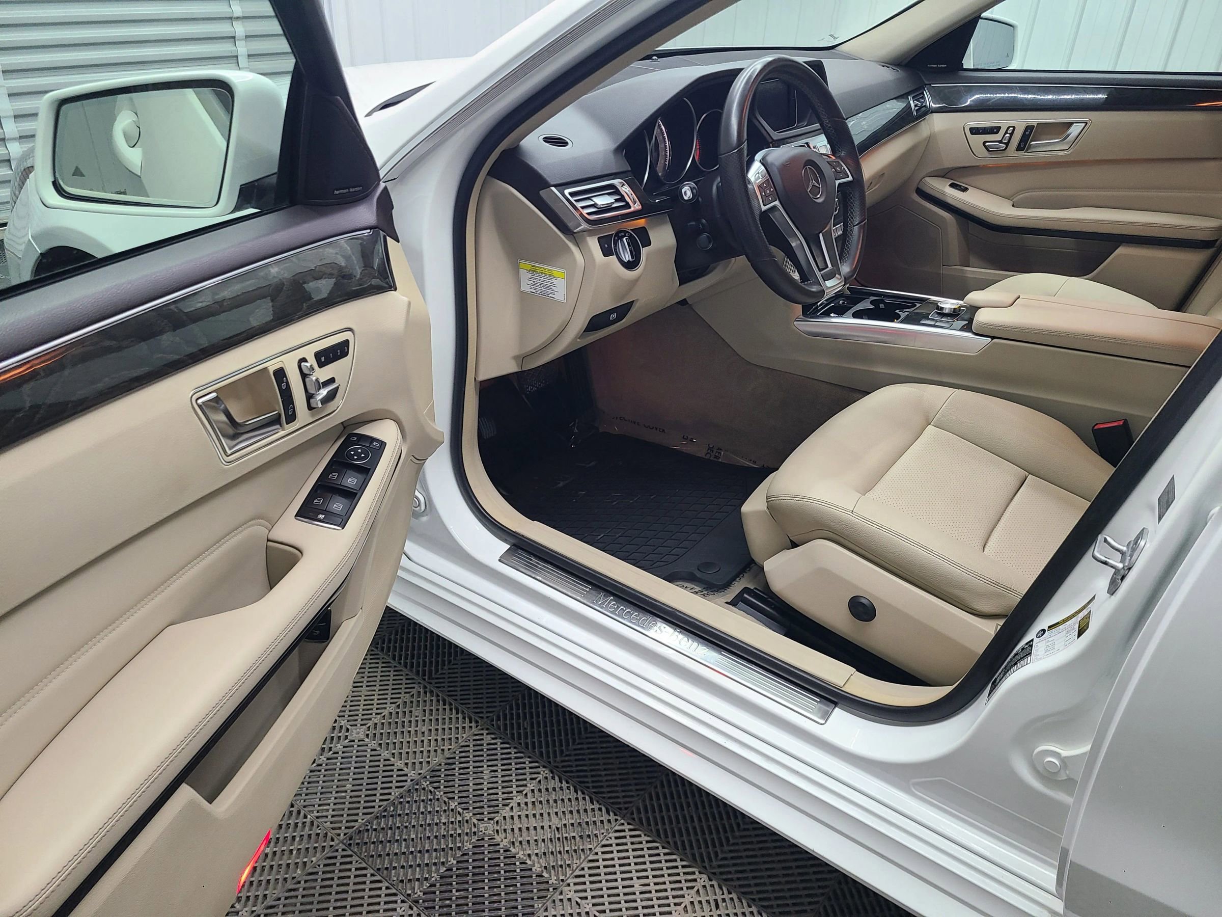 Used 2014 Mercedes-Benz E 350 Sedan image 20