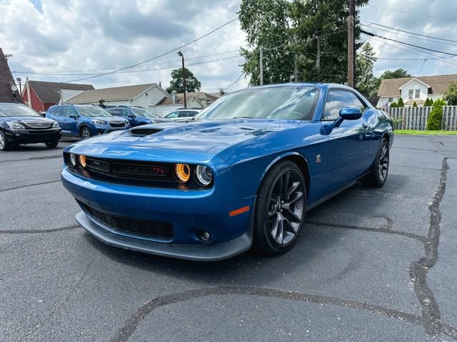 Used 2022 Dodge Challenger R/T Scat Pack RWD image 3