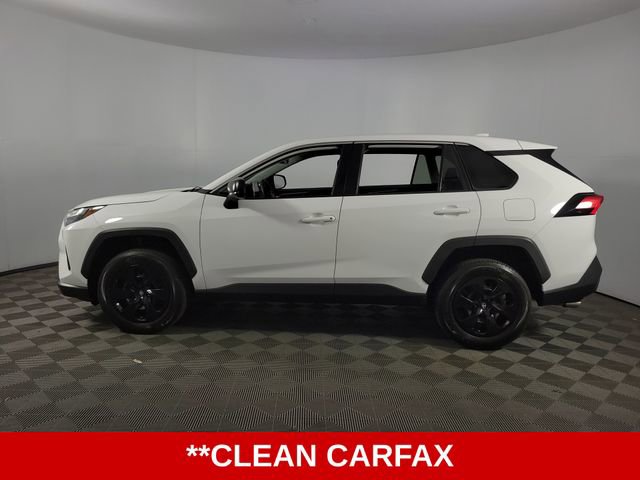 Used 2024 Toyota RAV4 LE AWD/4WD image 5