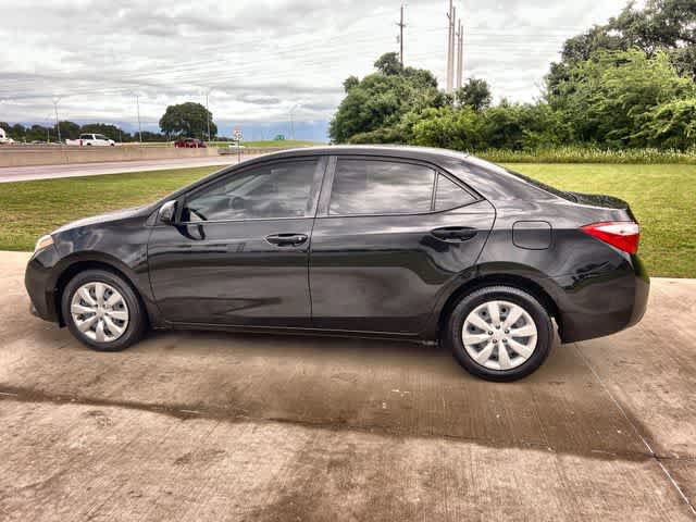 Used 2016 Toyota Corolla LE FWD image 4