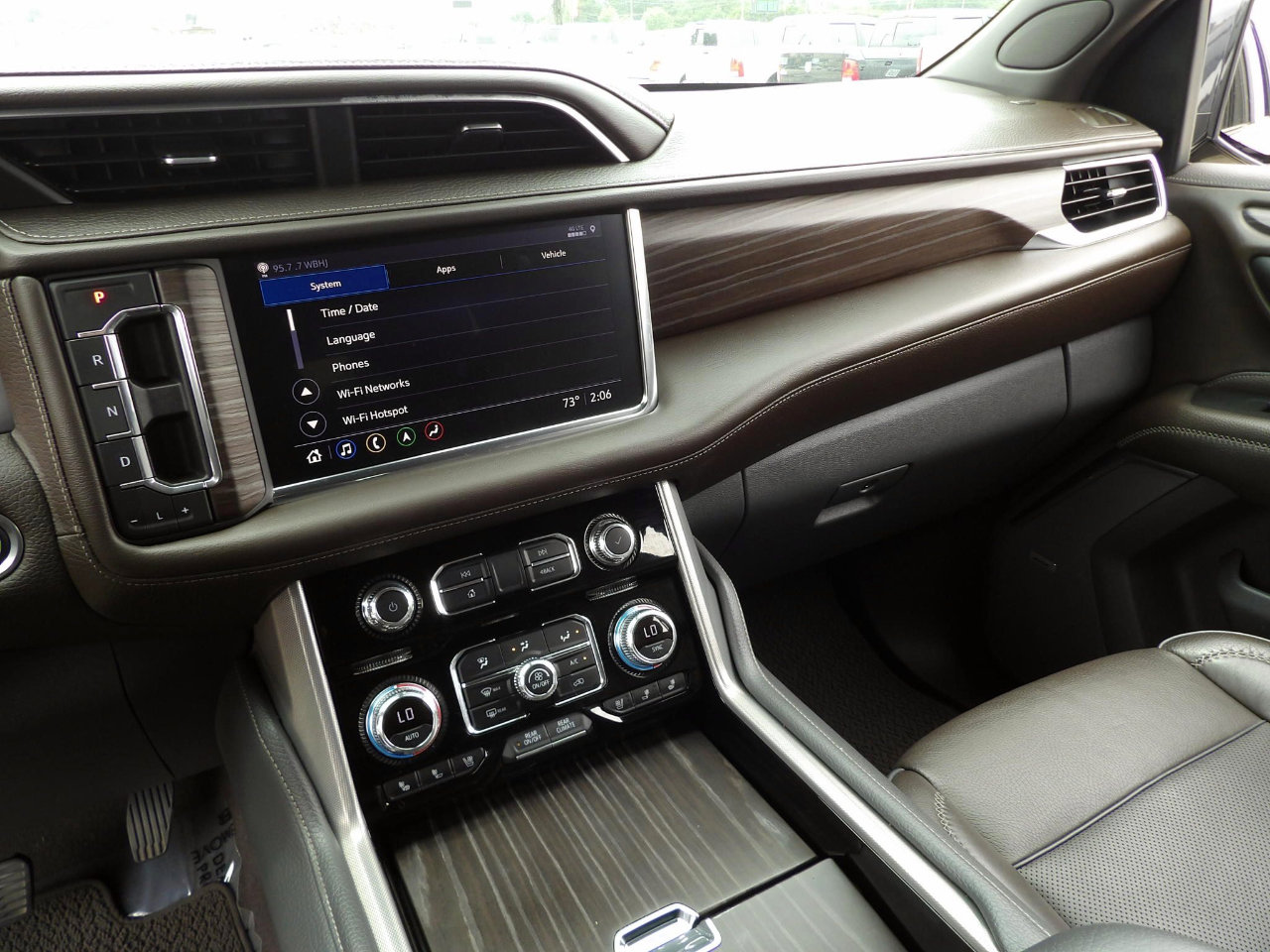 Used 2021 GMC Yukon Denali w/ Denali Premium Package image 20