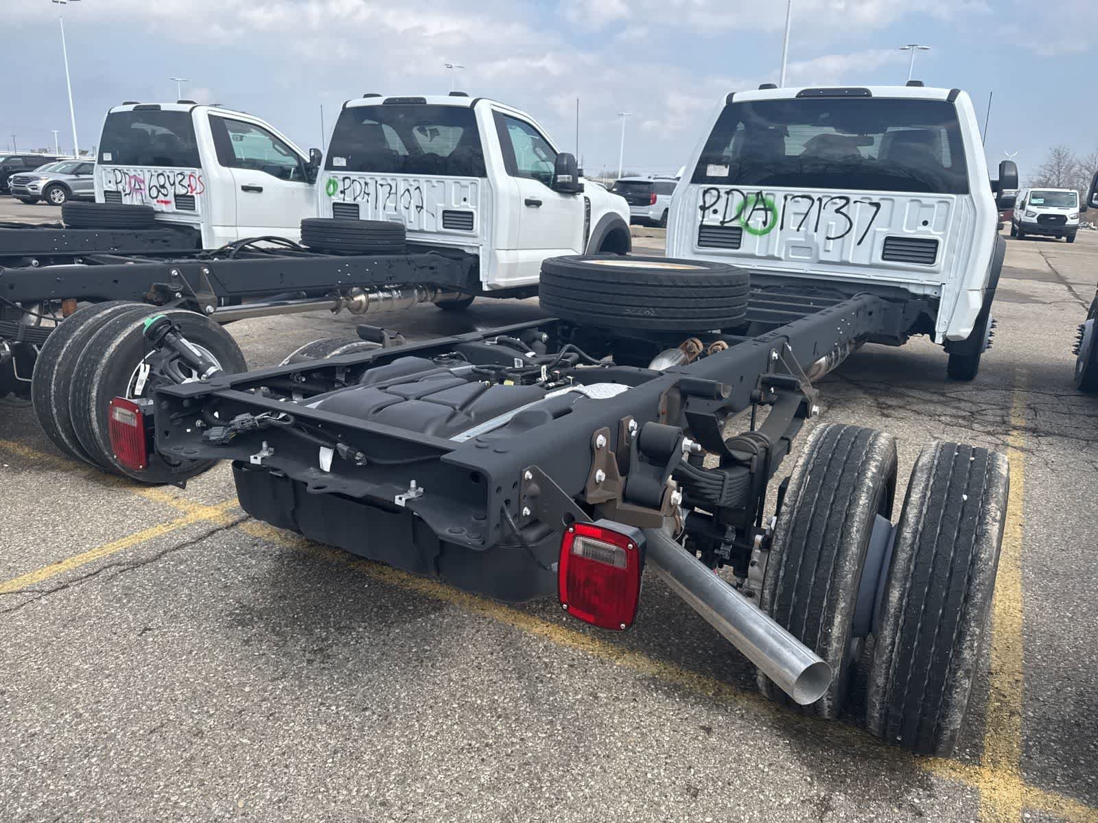 New 2023 Ford F450 XLT w/ XLT Value Package image 12