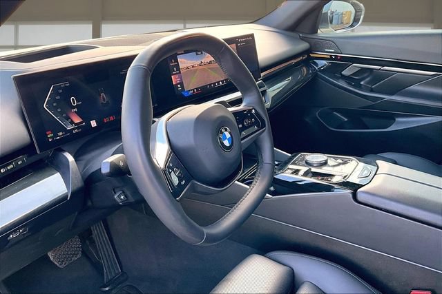 Used 2024 BMW 530i xDrive w/ Premium Package AWD/4WD image 14