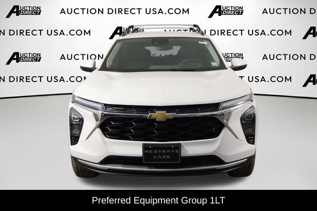 Used 2025 Chevrolet Trax LT w/ Driver Confidence Package FWD image 2