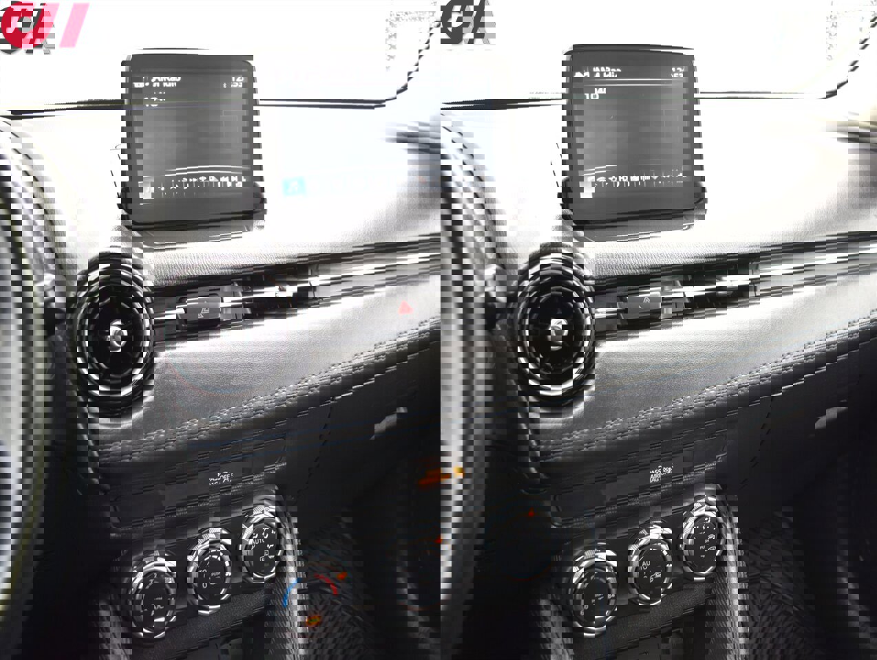 Used 2019 Toyota Yaris XLE image 19