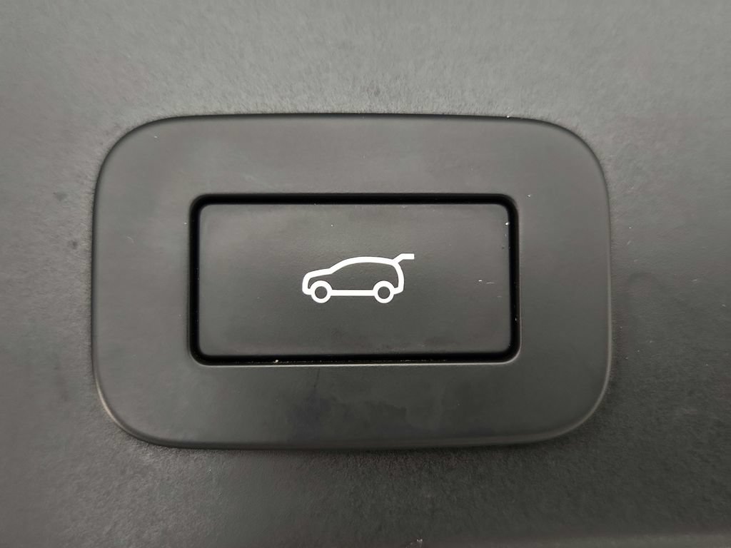 Used 2023 Land Rover Range Rover Evoque R-Dynamic S AWD/4WD image 33