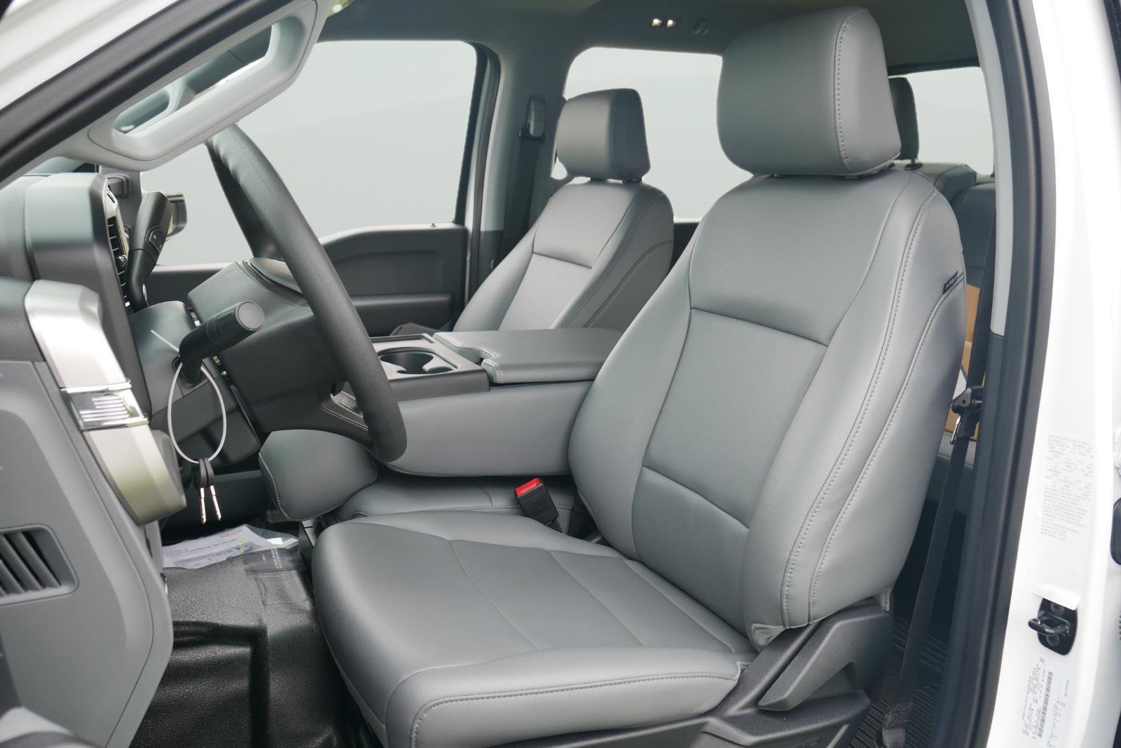 New 2025 Ford F250 XL w/ XL Chrome Package image 18