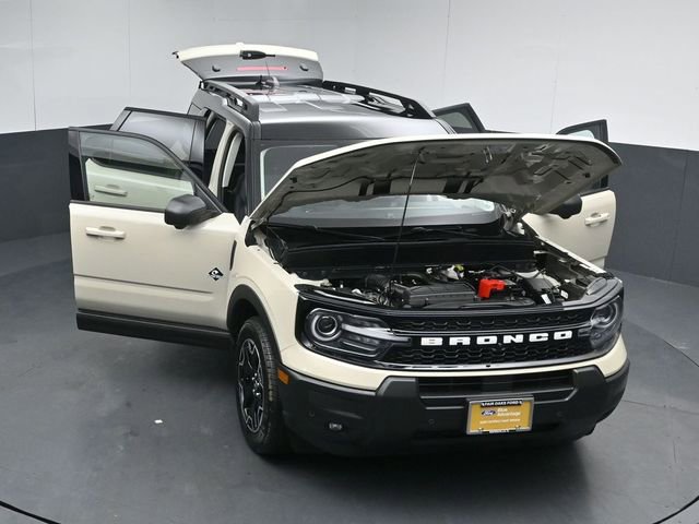 Certified 2025 Ford Bronco Sport Outer Banks w/ Outer Banks Tech Package+ AWD/4WD image 54