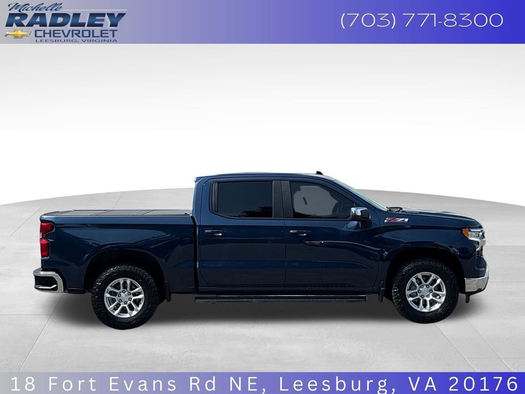 Used 2022 Chevrolet Silverado 1500 LT w/ Z71 Off-Road Package AWD/4WD image 7