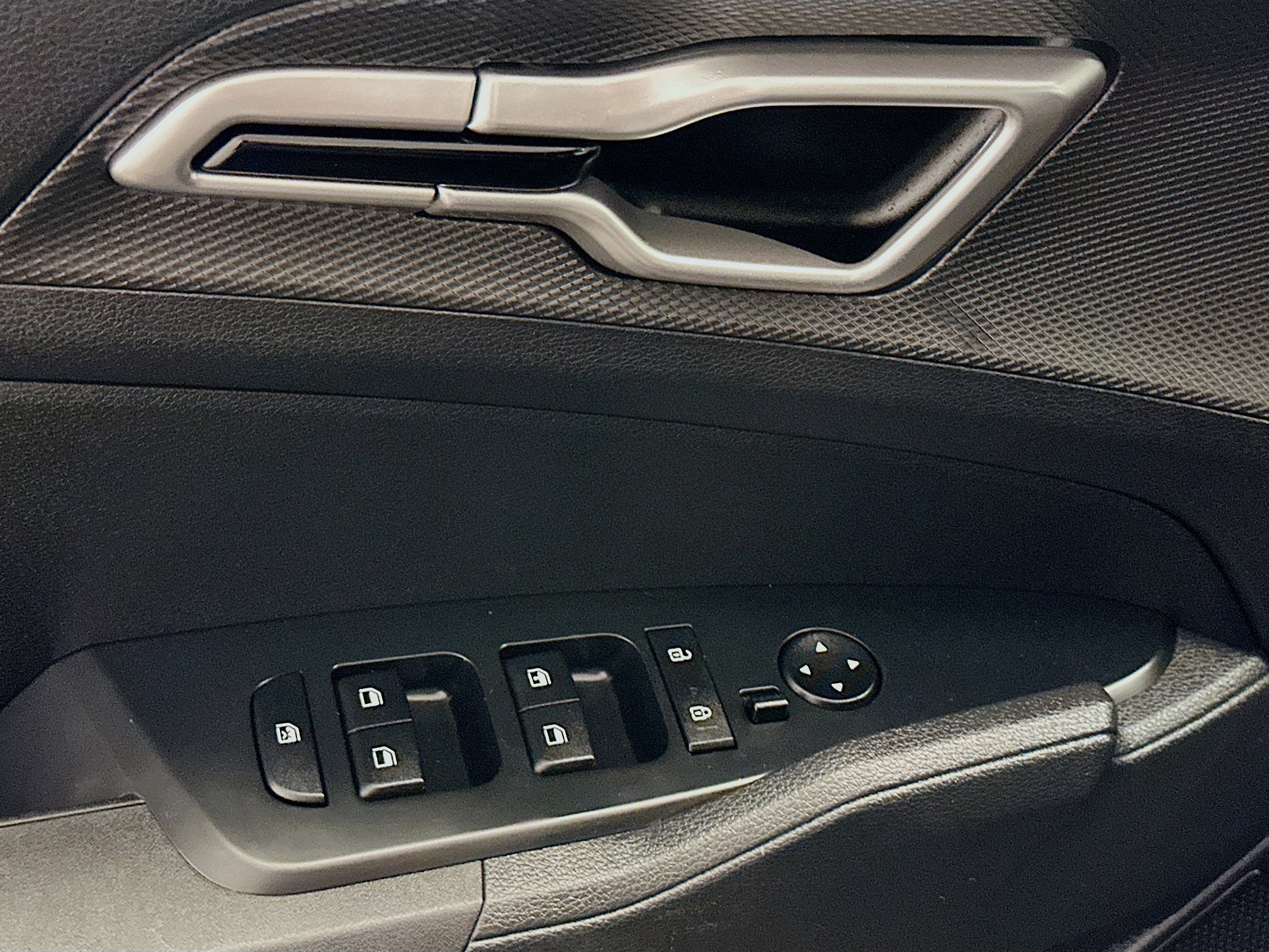 Used 2025 Kia Sportage LX image 15