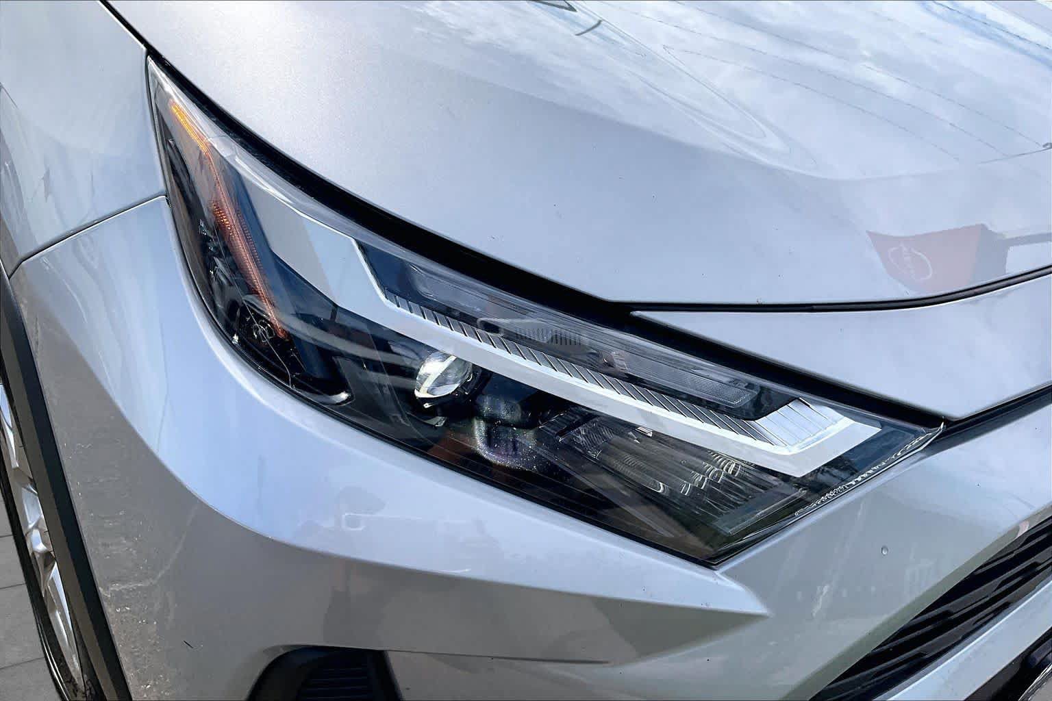 Used 2024 Toyota RAV4 XLE FWD image 27