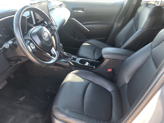 Used 2025 Toyota Corolla Cross XLE FWD image 12