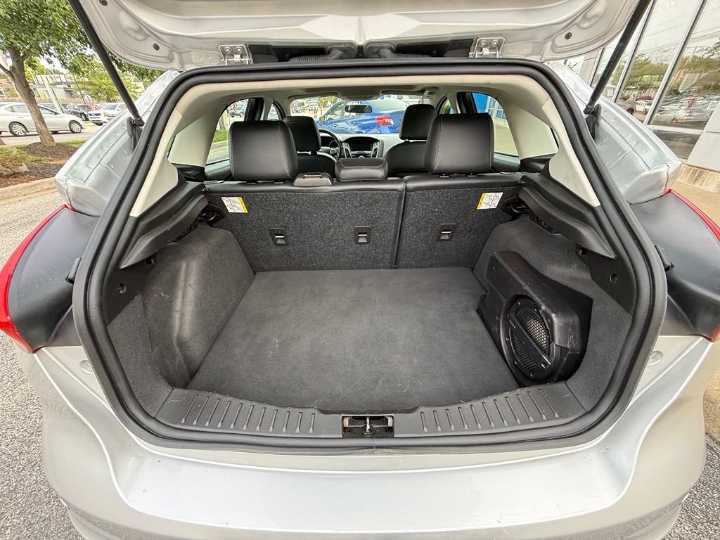 Used 2017 Ford Focus Titanium FWD image 34