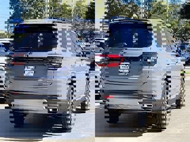 New 2025 Honda Pilot Touring image 4