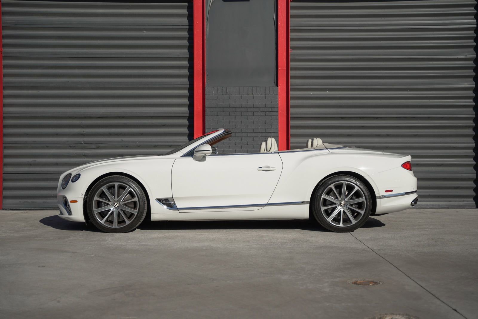 Used 2020 Bentley Continental GT image 3