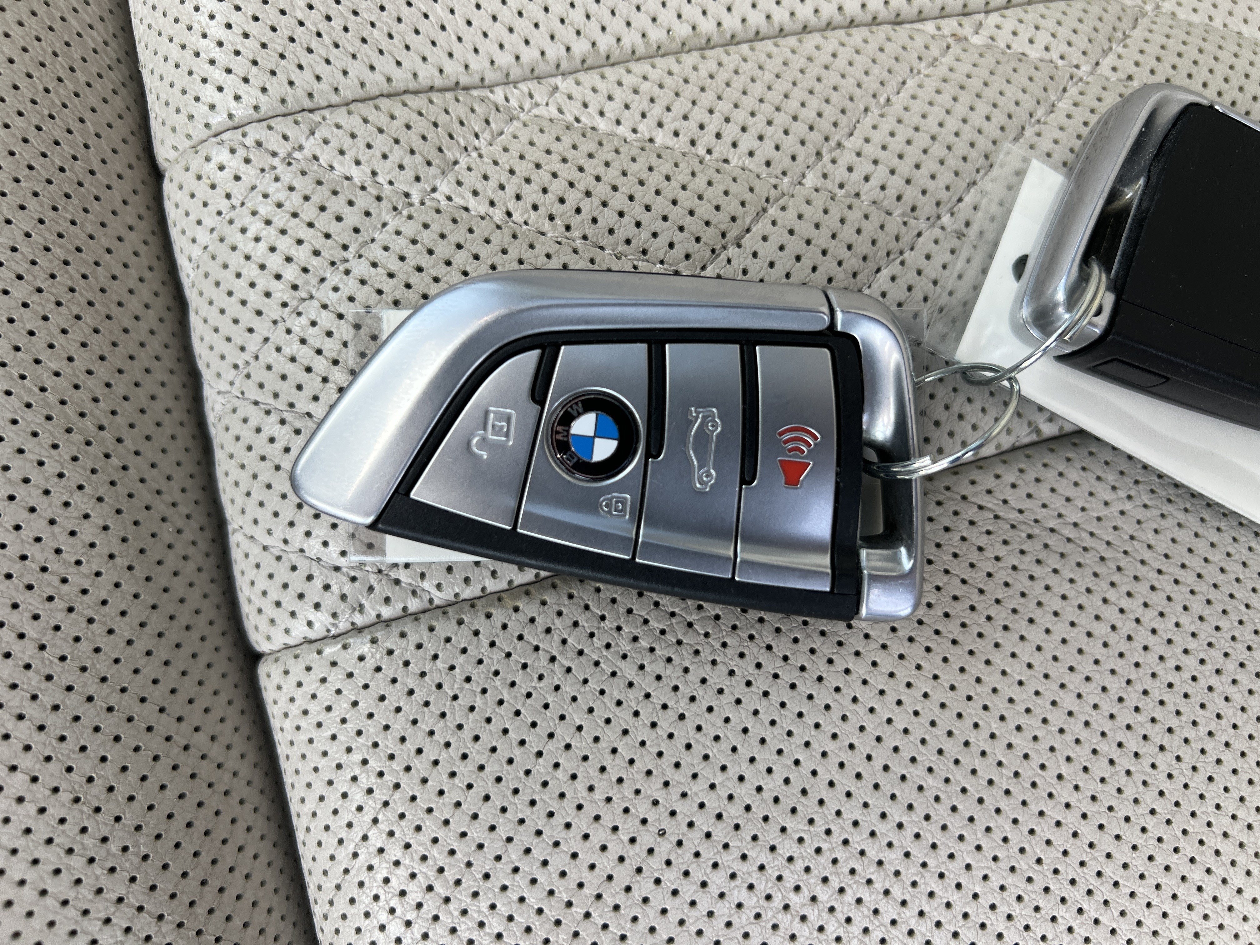 Used 2020 BMW 740i w/ Premium Package RWD image 35