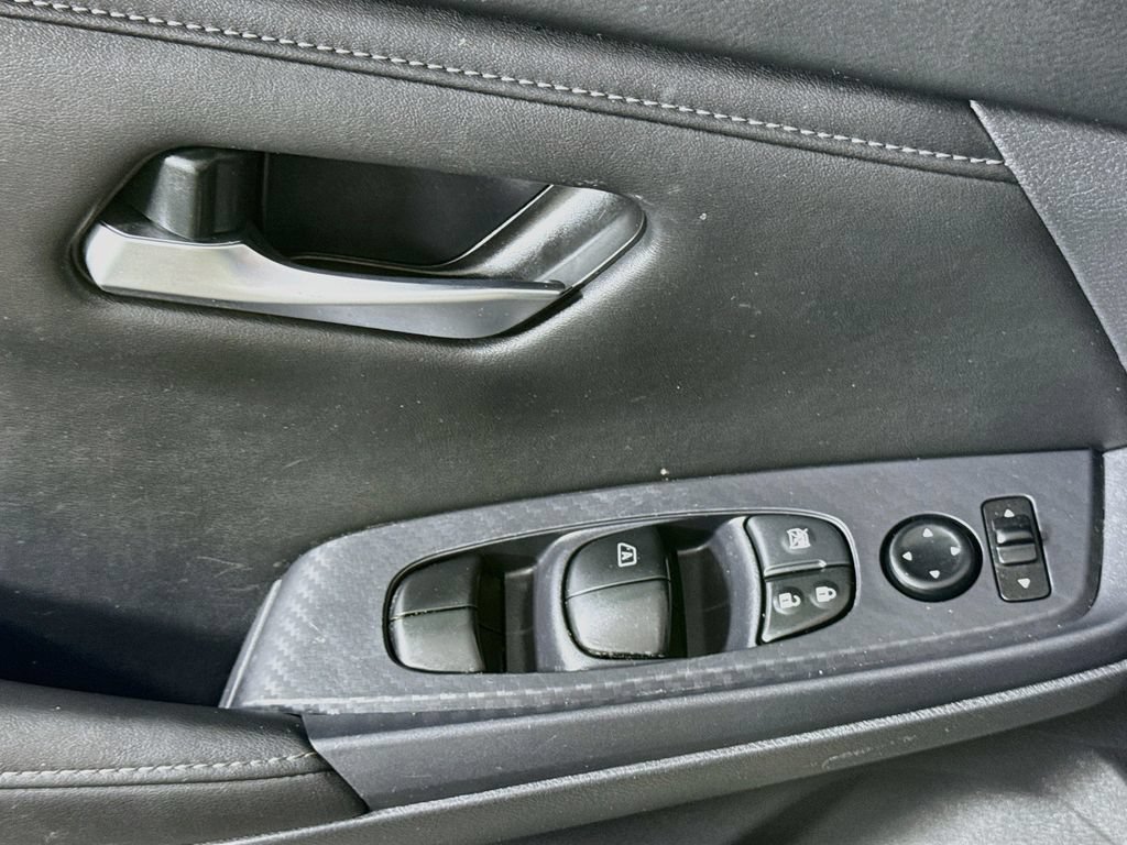 Certified 2024 Nissan Sentra SV FWD image 22