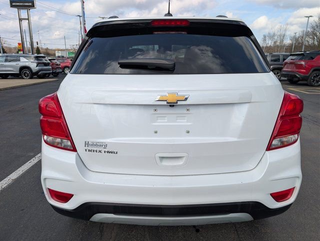 Used 2022 Chevrolet Trax LT w/ LT Convenience Package image 4