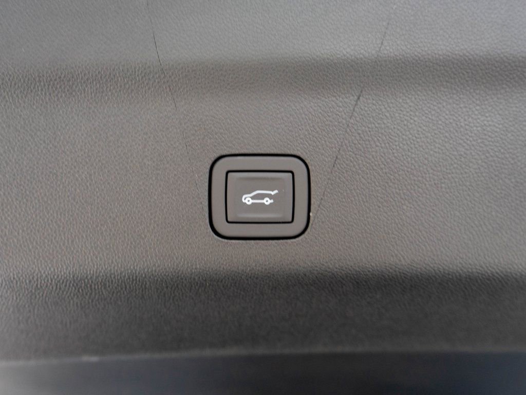 New 2026 GMC Yukon XL Denali w/ Denali Reserve Package image 35