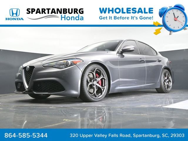 Used 2017 Alfa Romeo Giulia Ti w/ TI 19" Sport Package RWD image 32
