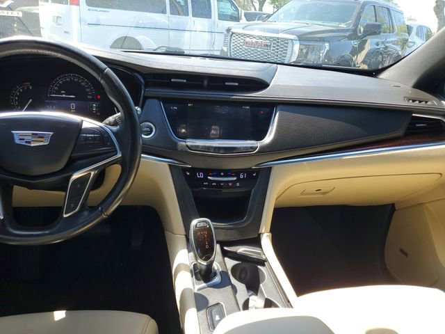 Used 2018 Cadillac XT5 Luxury w/ Driver Awareness Package FWD image 13