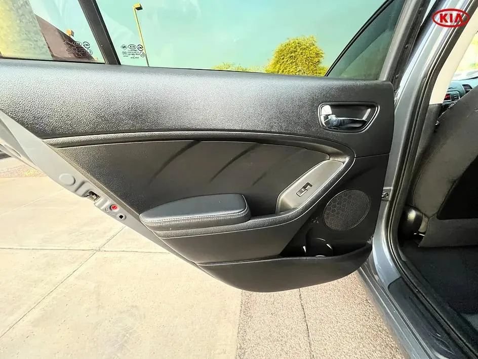 Used 2016 Kia Forte LX FWD image 12