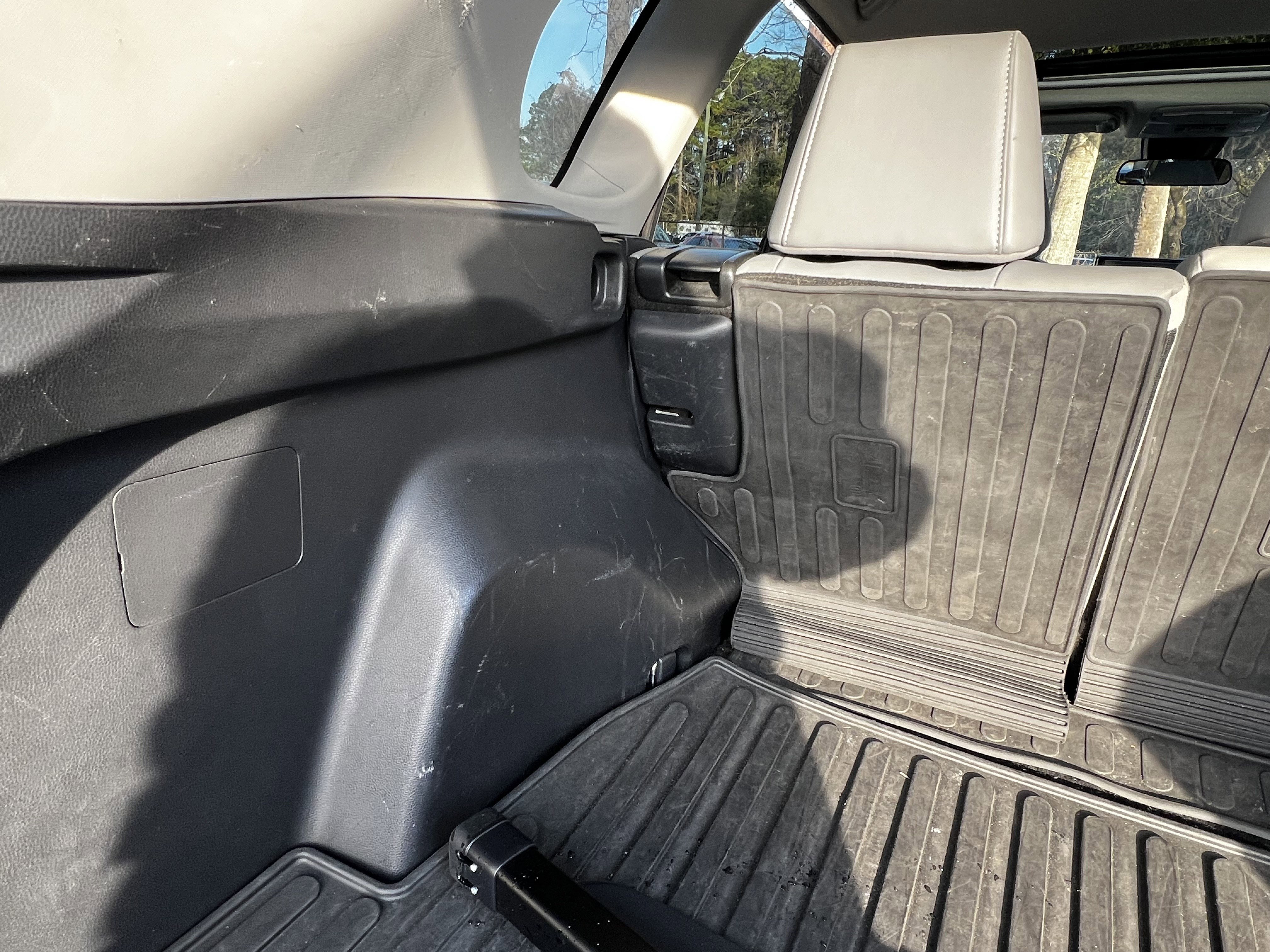 Used 2020 Toyota RAV4 XLE Premium image 51