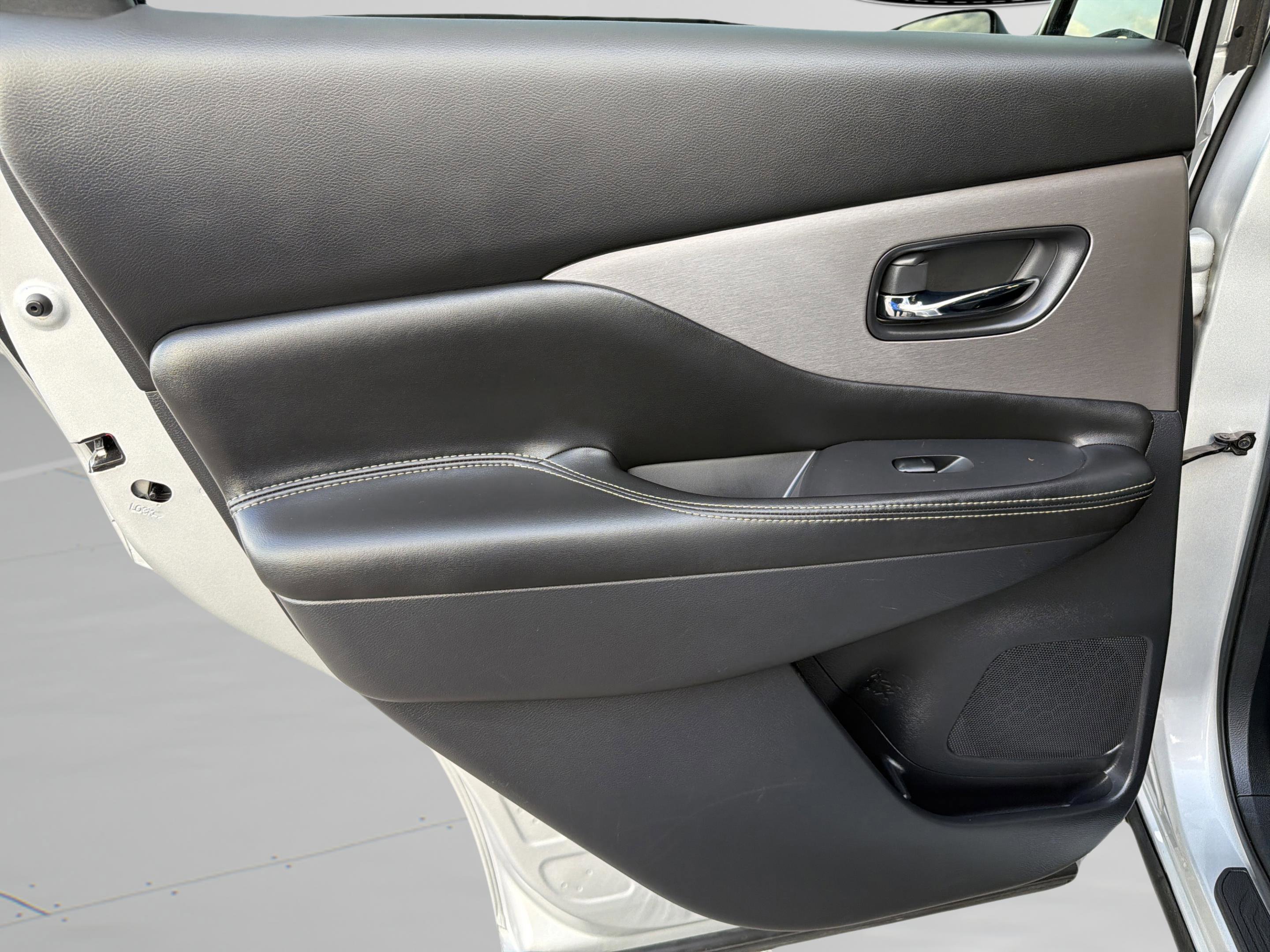 Used 2022 Nissan Murano SV w/ Cargo Package FWD image 31